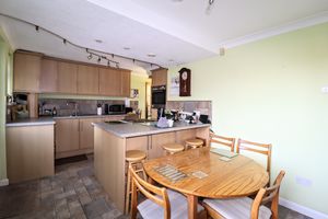 Kitchen/Diner- click for photo gallery